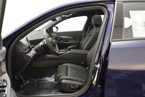 2026 BMW 550e xDrive