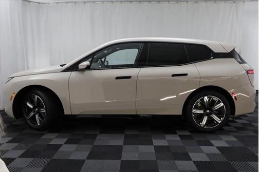 2026 BMW iX xDrive45