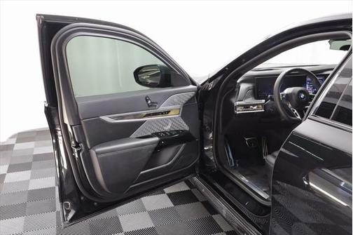 2023 BMW 760 i xDrive