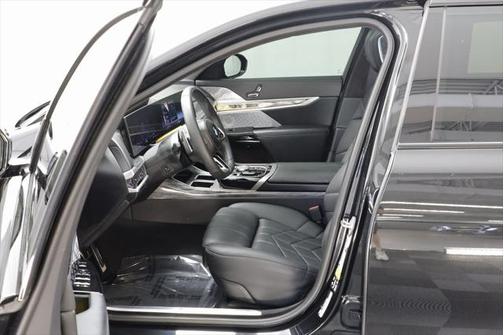 2023 BMW 760 i xDrive