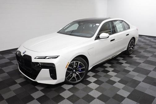 2026 BMW 750e i xDrive