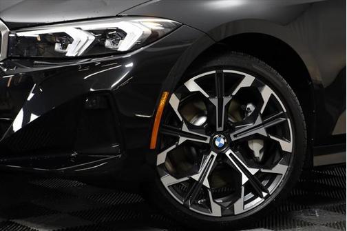 2025 BMW 330 i xDrive