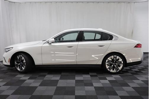 2025 BMW i5 xDrive40
