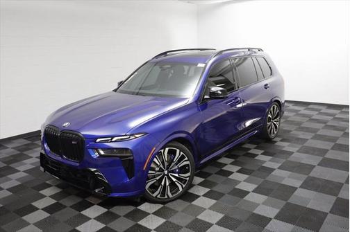 2023 BMW X7 M60i