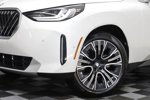 Mineral White Metallic 2025 BMW X3 30 xDrive