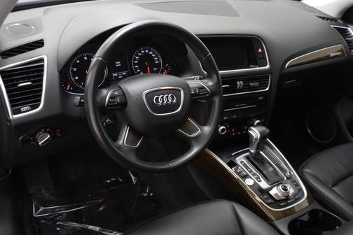 Scuba Blue Metallic 2017 Audi Q5 2.0T Premium Plus