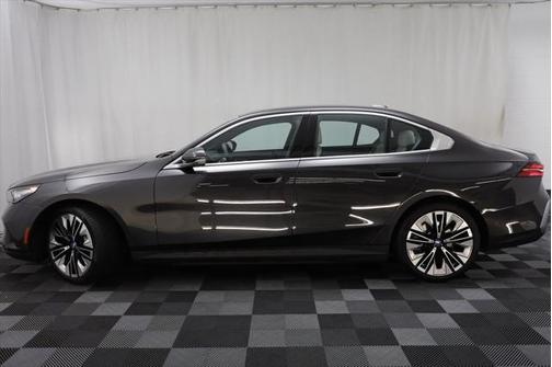 2025 BMW i5 xDrive40