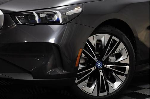 2025 BMW i5 xDrive40