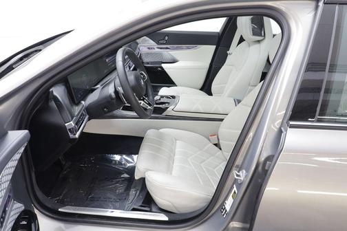 Oxide Grey Metallic 2025 BMW 760 xDrive