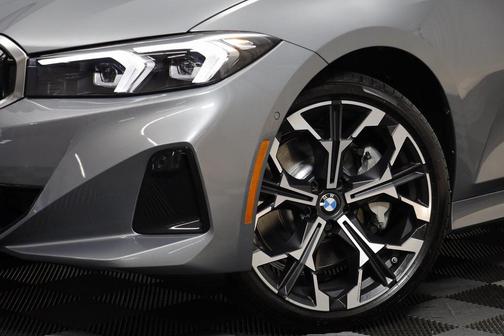 2025 BMW 330 i xDrive