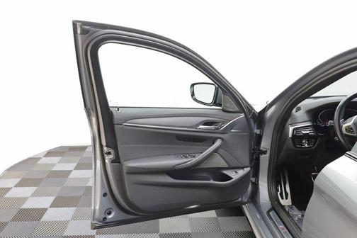 2023 BMW 530 i xDrive