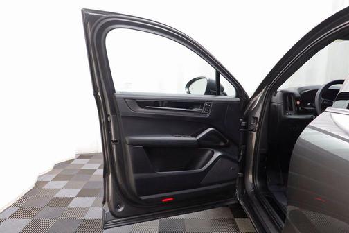 2026 Porsche Cayenne GTS