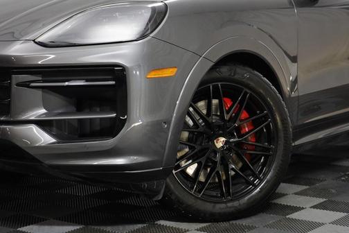 2026 Porsche Cayenne GTS