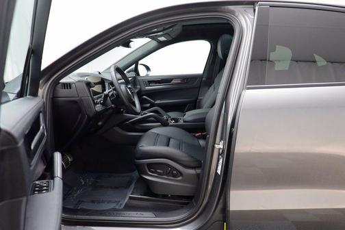 2026 Porsche Cayenne GTS