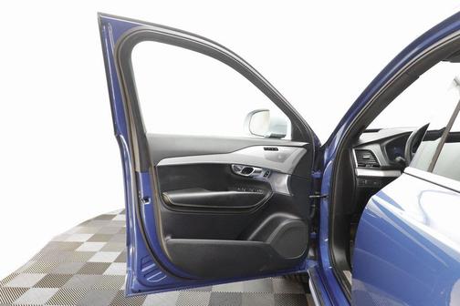 2016 Volvo XC90 T6 R-Design