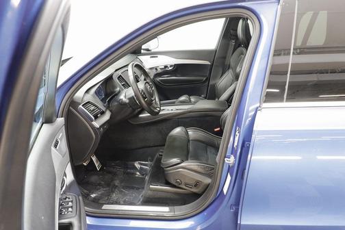 2016 Volvo XC90 T6 R-Design