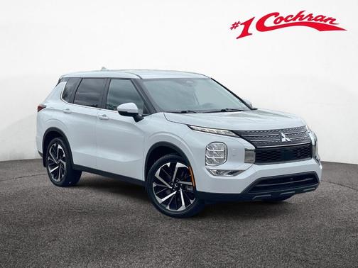 White Diamond 2022 Mitsubishi Outlander ES