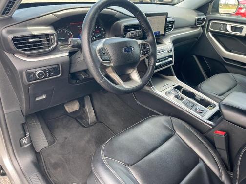 Carbonized Gray 2024 Ford Explorer XLT