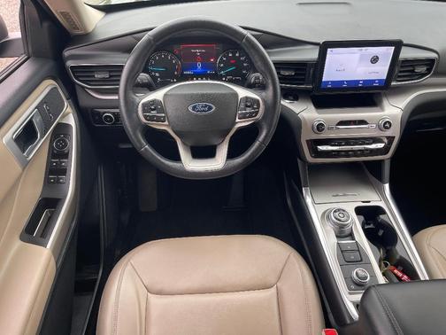 Green 2023 Ford Explorer XLT
