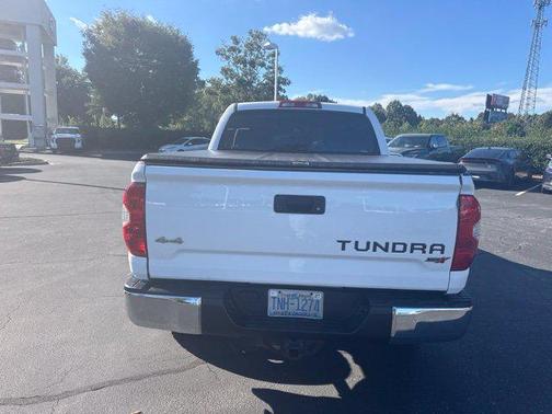 Super White 2015 Toyota Tundra SR5