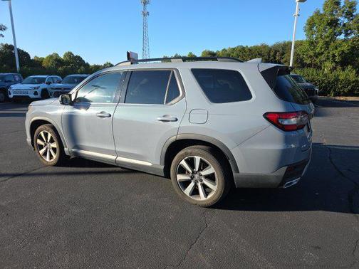 Obsidian Blue Pearl 2024 Honda Pilot Touring 8-Passenger