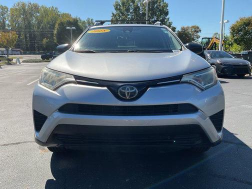 Silver Sky Metallic 2018 Toyota RAV4 LE