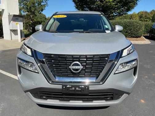 Brilliant Silver Metallic 2023 Nissan Rogue SV