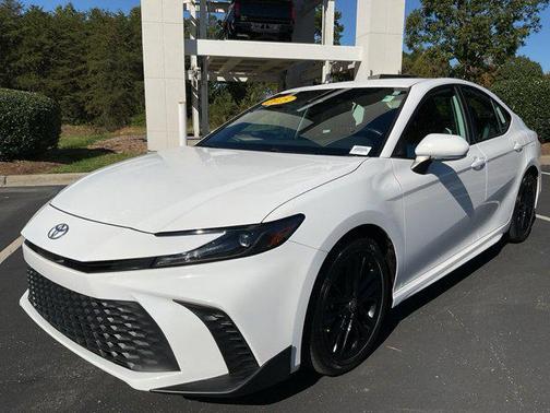 Ice Cap 2025 Toyota Camry SE