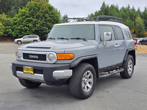 2014 Toyota FJ Cruiser Base