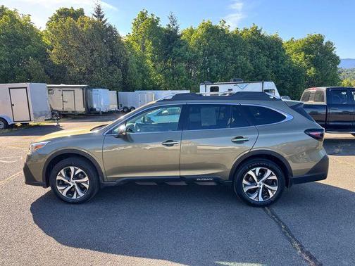 Autumn Green Metallic 2022 Subaru Outback Touring XT