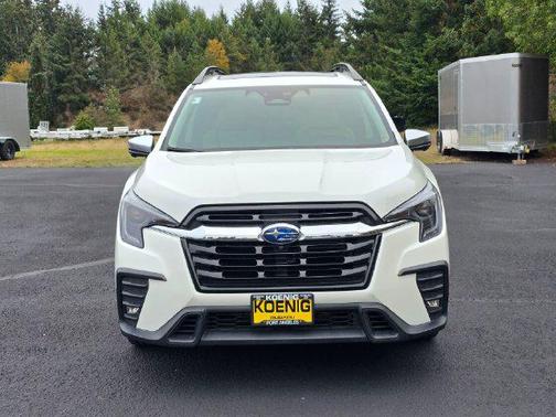 Crystal White Pearl 2023 Subaru Ascent Limited 8-Passenger
