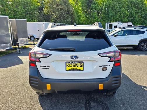Crystal White Pearl 2024 Subaru Outback Wilderness