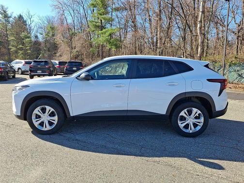 Summit White 2024 Chevrolet Trax LS