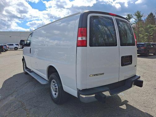 Summit White 2024 Chevrolet Express 2500 RWD 2500 Regular Wheelbase WT