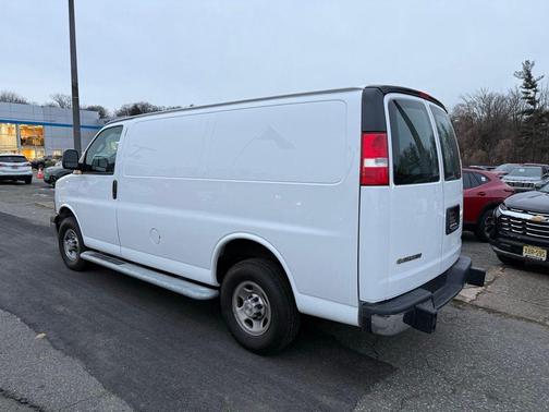 2024 Chevrolet Express 2500 RWD 2500 Regular Wheelbase WT