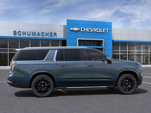 2025 Chevrolet Suburban LT