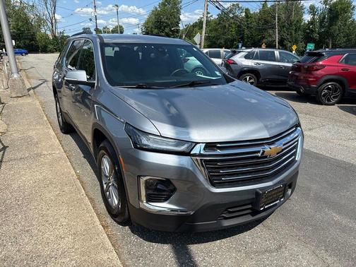 Sterling Gray Metallic 2023 Chevrolet Traverse LT Cloth