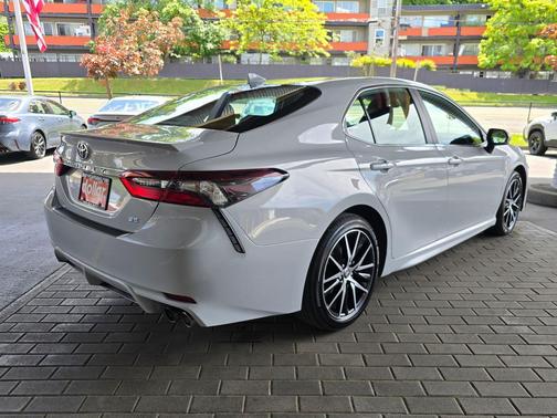 Ice Cap 2024 Toyota Camry SE