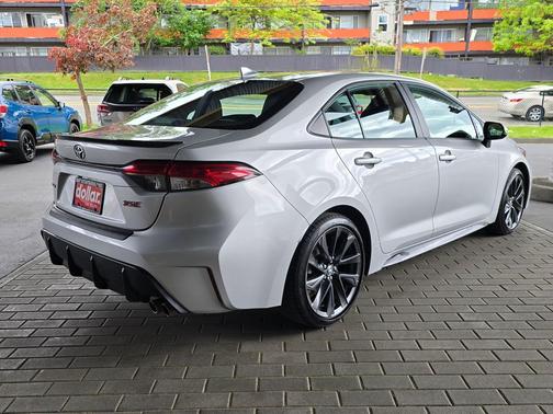 Classic Silver Metallic 2024 Toyota Corolla XSE
