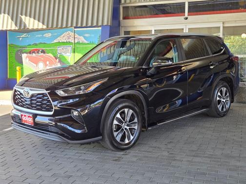 2024 Toyota Highlander XLE