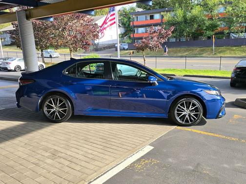 Reservoir Blue 2024 Toyota Camry SE