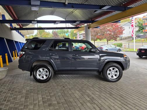 2024 Toyota 4Runner SR5 Premium