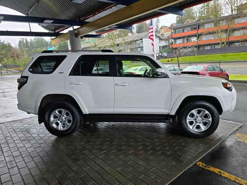 2024 Toyota 4Runner SR5 Premium