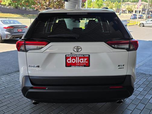 Ice Cap 2024 Toyota RAV4 XLE
