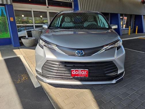2021 Toyota Sienna LE