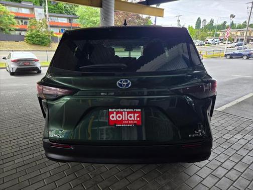 2023 Toyota Sienna LE