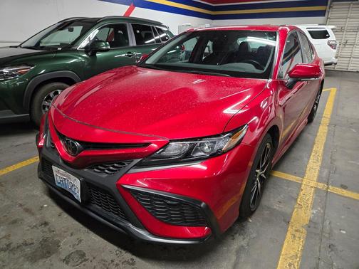 2024 Toyota Camry SE