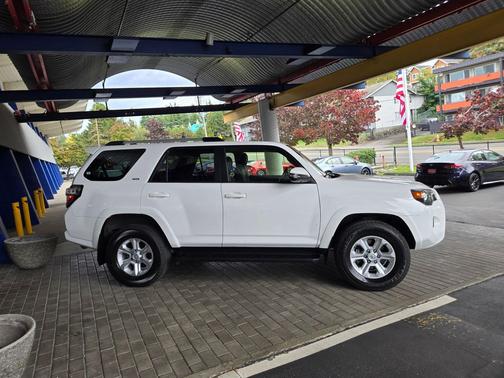 2024 Toyota 4Runner SR5 Premium