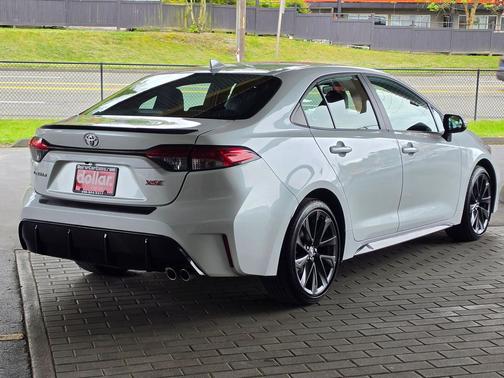 Ice Cap 2024 Toyota Corolla XSE
