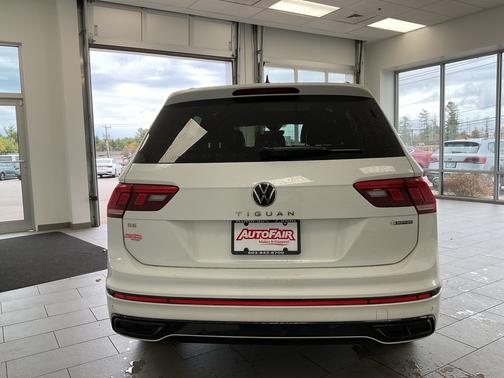 2024 Volkswagen Tiguan 2.0T SE R-Line Black